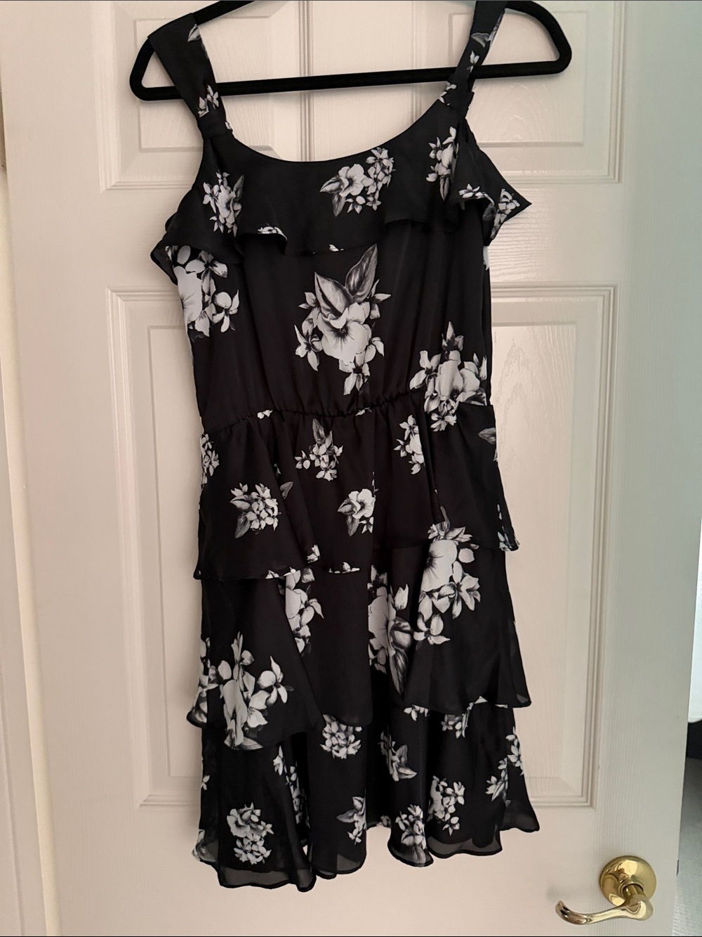 White House Black Market Black & White Floral Ruffle Tier Dress - Picture 2 of 4